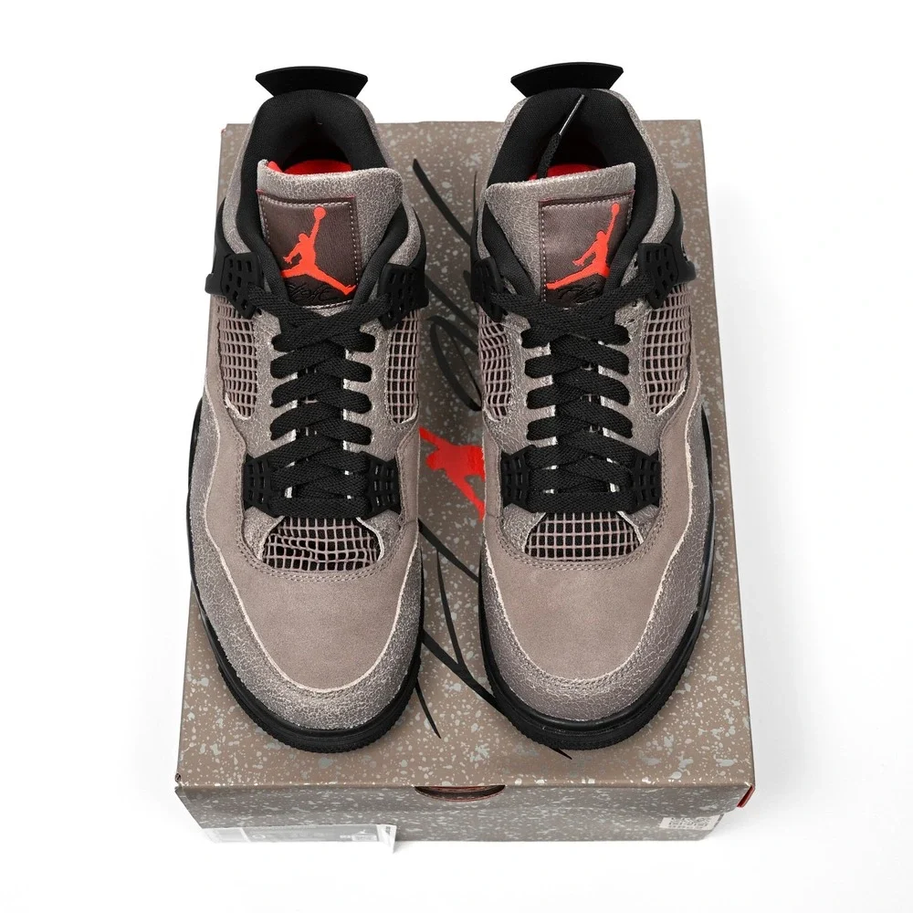 New DS Nike Air Jordan 4 Taupe Haze 2021 Size 9.5 Rare Retro‎ Authentic Brown OG